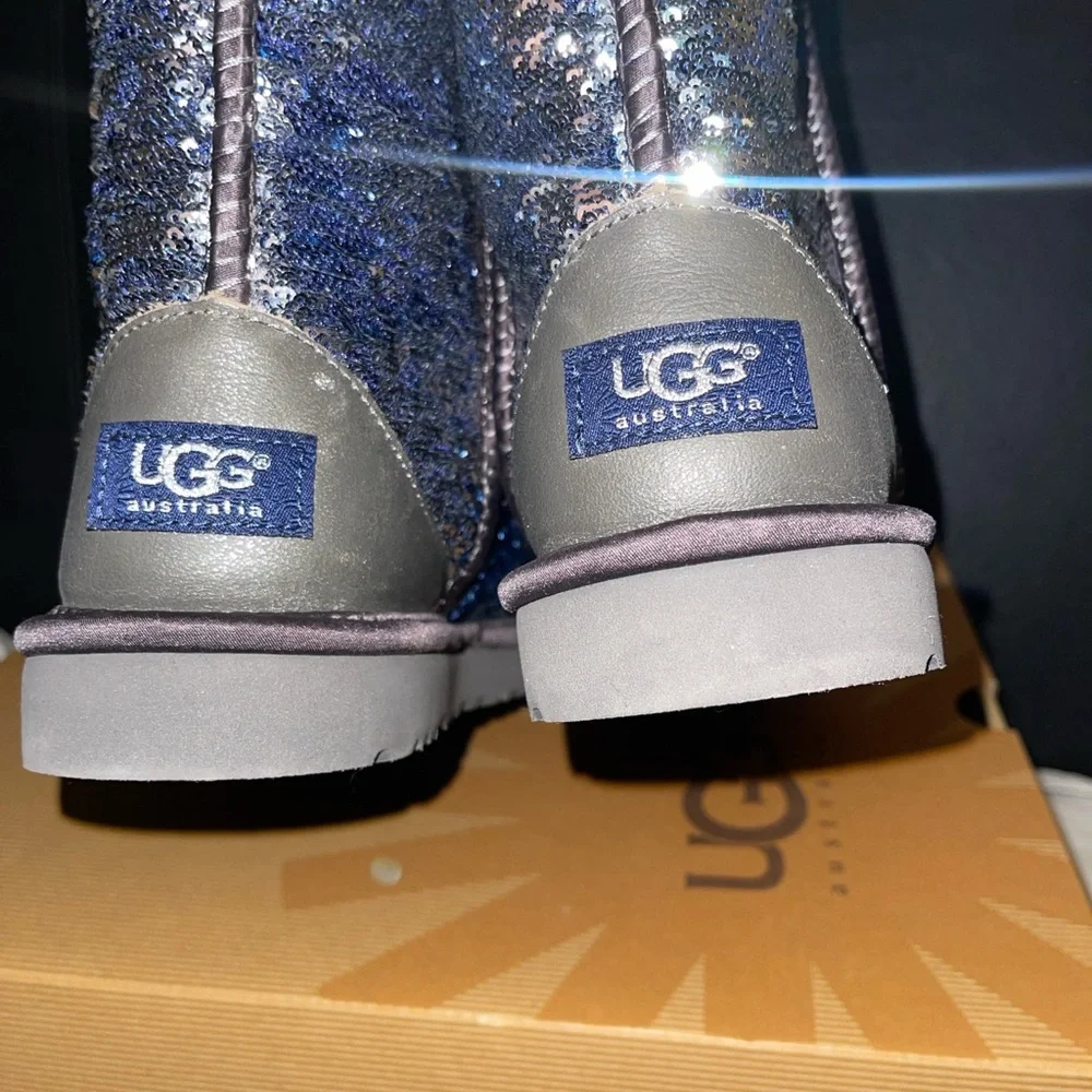 Women Classic Short Sparkles Sequin Ugg Boots Silver and Blue Size 8 NEW